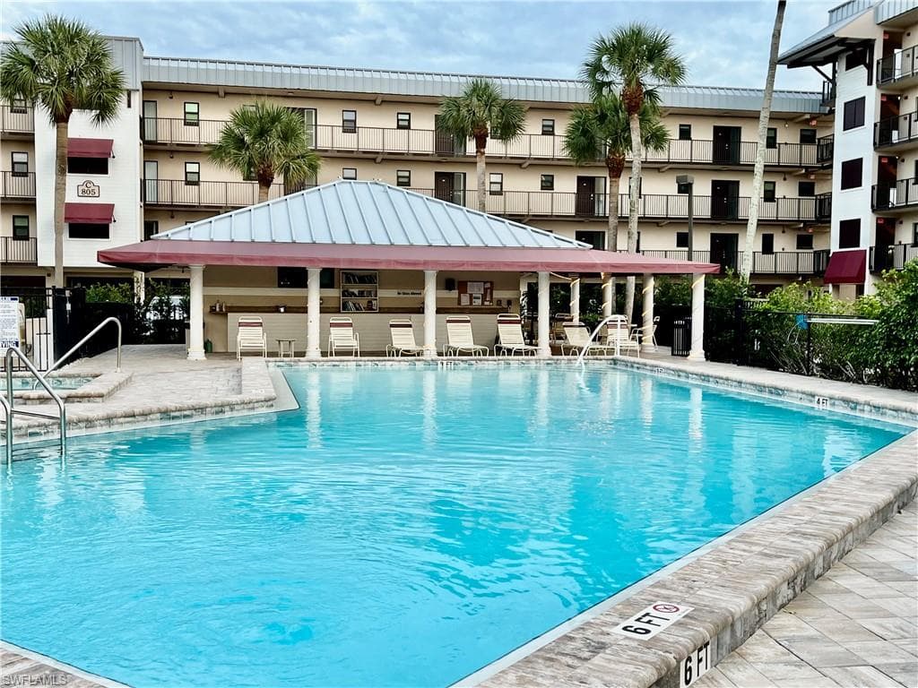 805 River Point Dr C-205, Naples, FL 34102-6