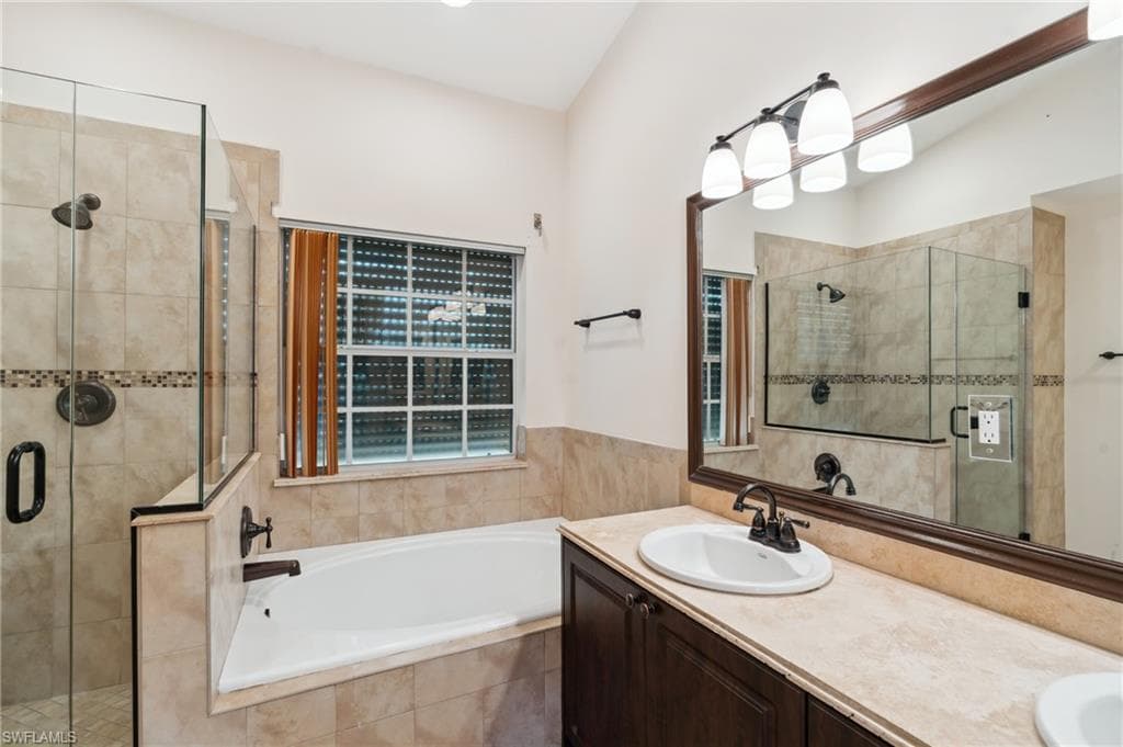 24797 Lakemont Cove Ln 202, Bonita Springs, FL 34134-16