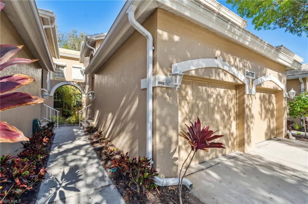 24797 Lakemont Cove Ln 202, Bonita Springs, FL 34134-2