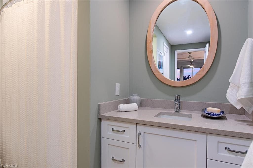 400 Park Shore Dr 303, Naples, FL 34103-9