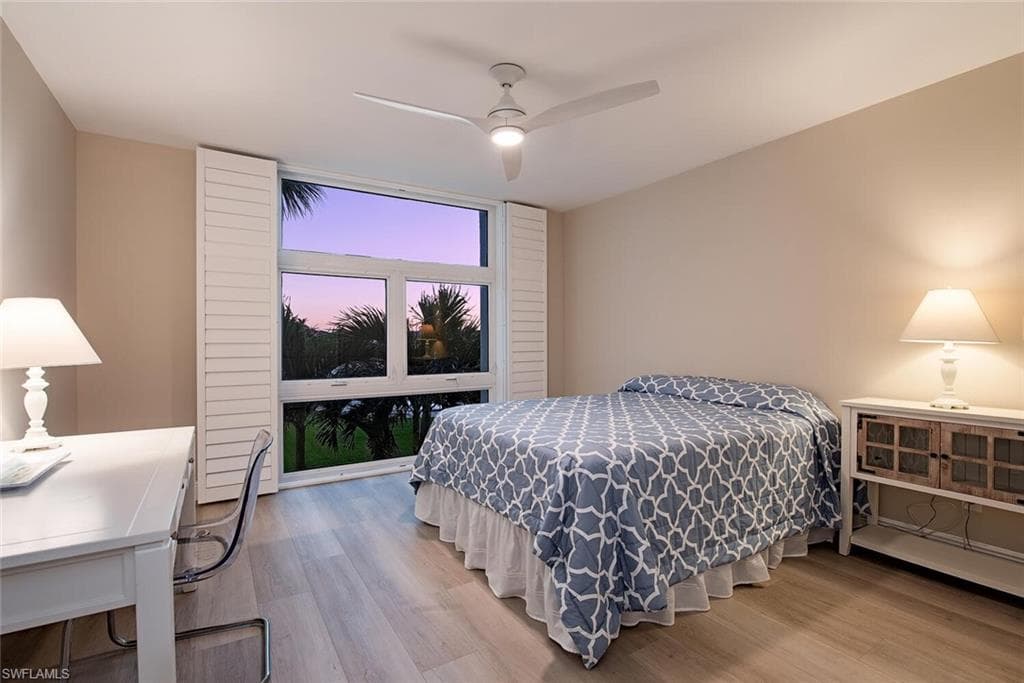 400 Park Shore Dr 303, Naples, FL 34103-10