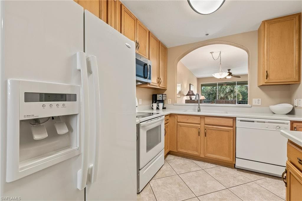 6828 Sterling Greens Pl, Naples, FL 34104-18