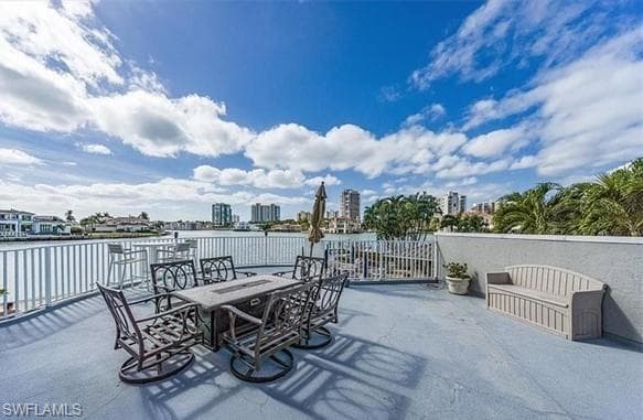 300 Park Shore Dr 1e, Naples, Fl 34103-26
