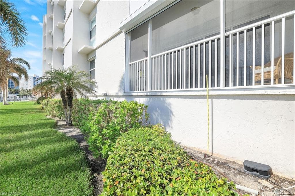 300 Park Shore Dr 1e, Naples, Fl 34103-31