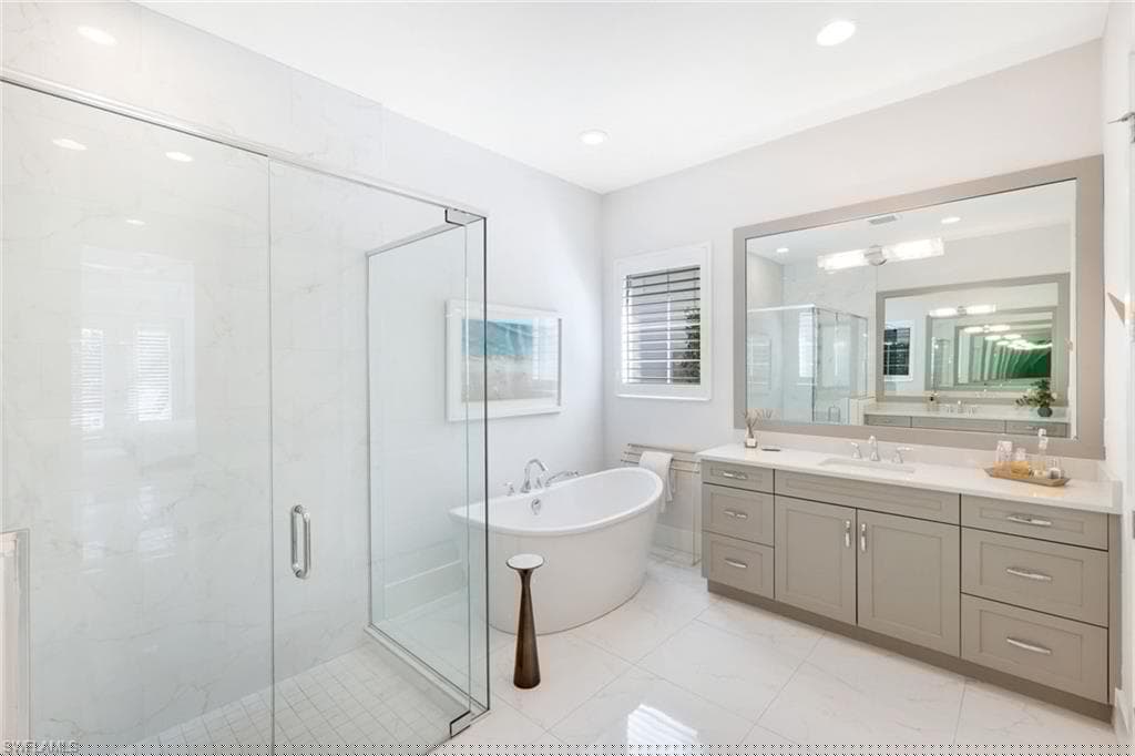 3176 Capistrano Ln, Naples, FL 34114-18