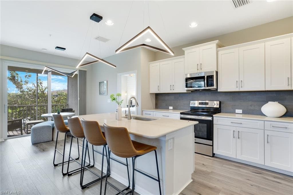 2344 Sheen Ln 305, Naples, FL 34120-9