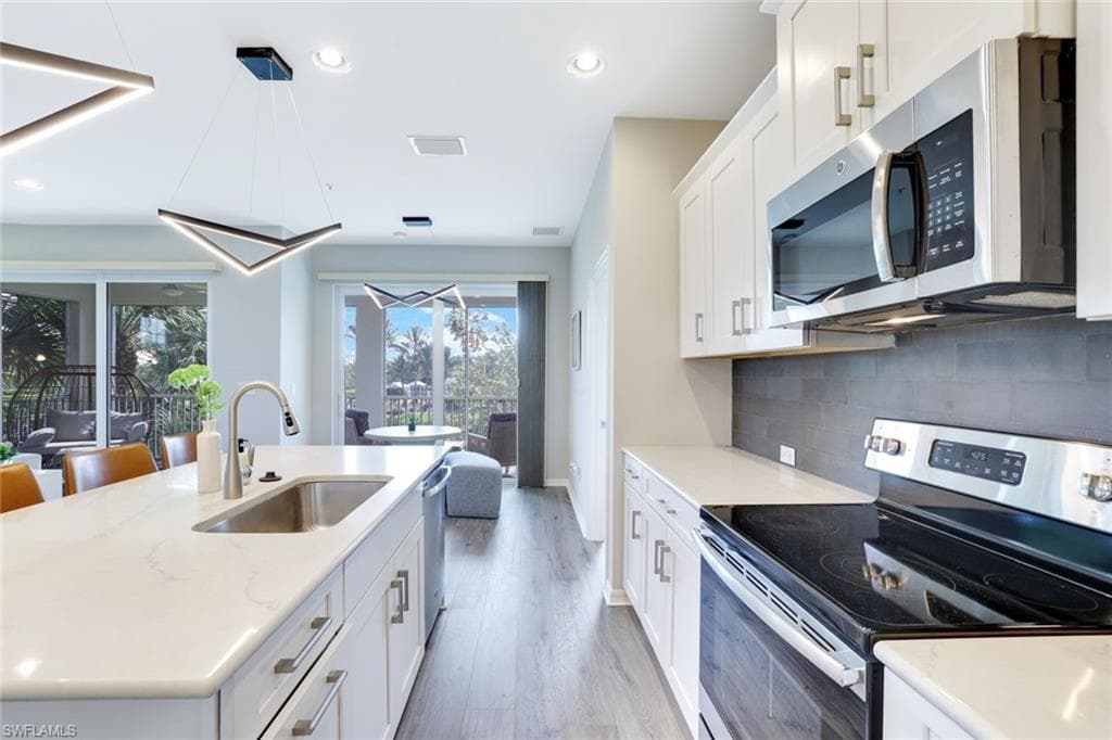 2344 Sheen Ln 305, Naples, FL 34120-11