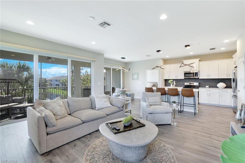 2344 Sheen Ln 305, Naples, FL 34120-5