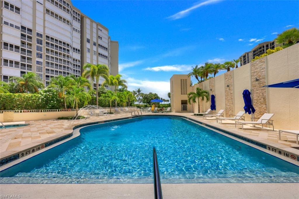 4451 Gulf Shore Blvd N 506, Naples, FL 34103-27