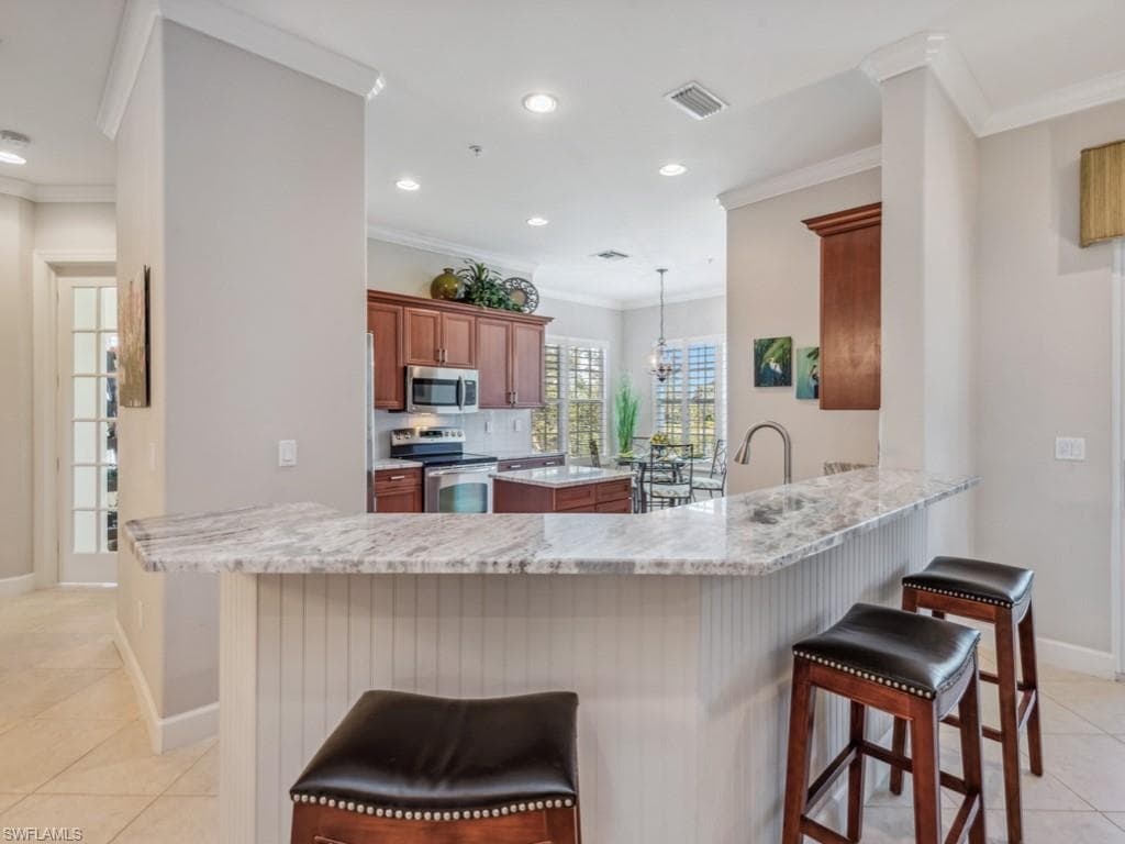 8085 Players Cove Dr 201, Naples, FL 34113-11