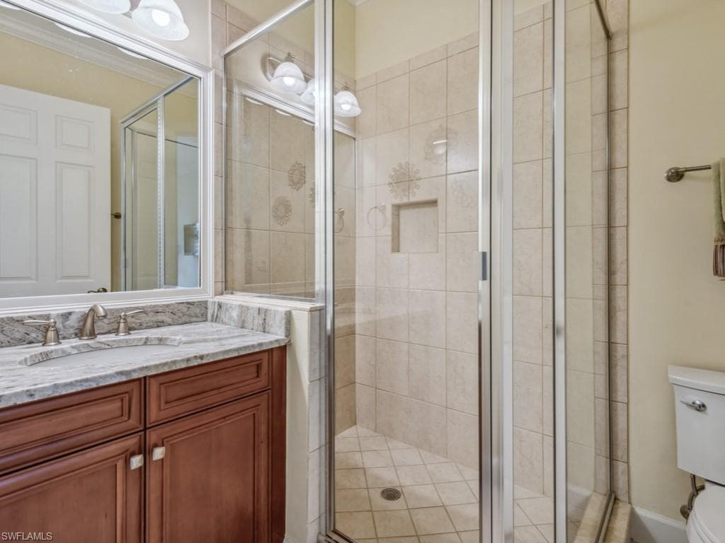 8085 Players Cove Dr 201, Naples, FL 34113-26
