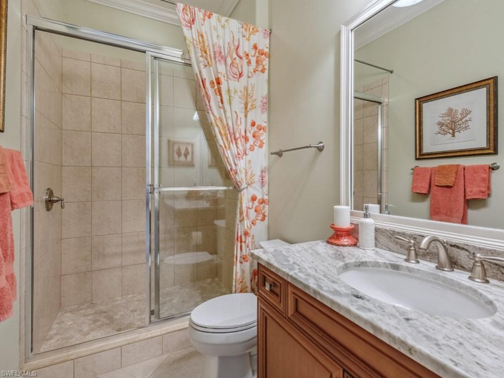 8085 Players Cove Dr 201, Naples, FL 34113-33