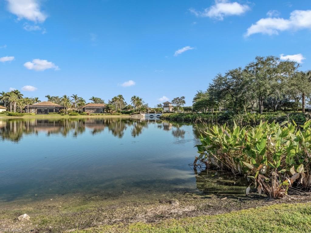 8085 Players Cove Dr 201, Naples, FL 34113-38