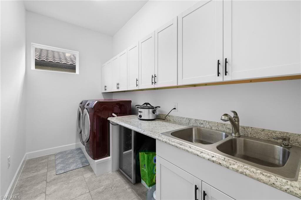 19657 Estero Pointe Ln, Fort Myers, FL 33908-33