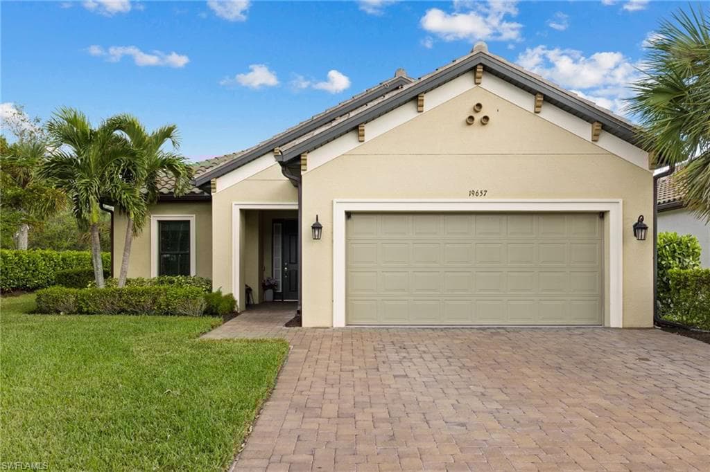19657 Estero Pointe Ln, Fort Myers, FL 33908-38