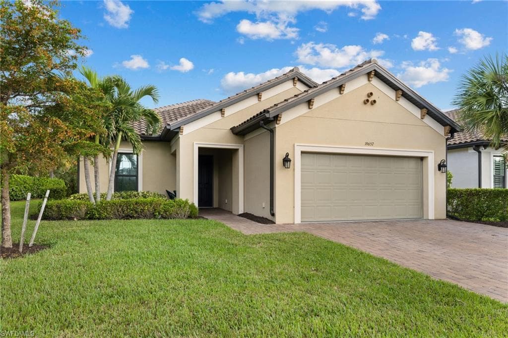 19657 Estero Pointe Ln, Fort Myers, FL 33908-3