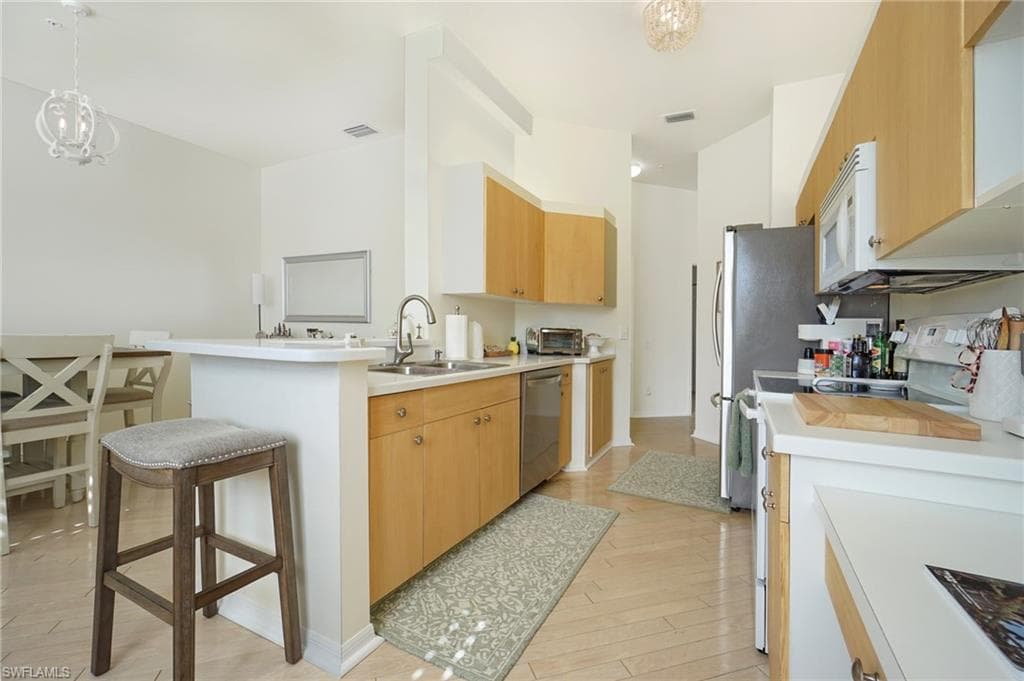 800 L Ambiance Cir 8-202, Naples, FL 34108-18