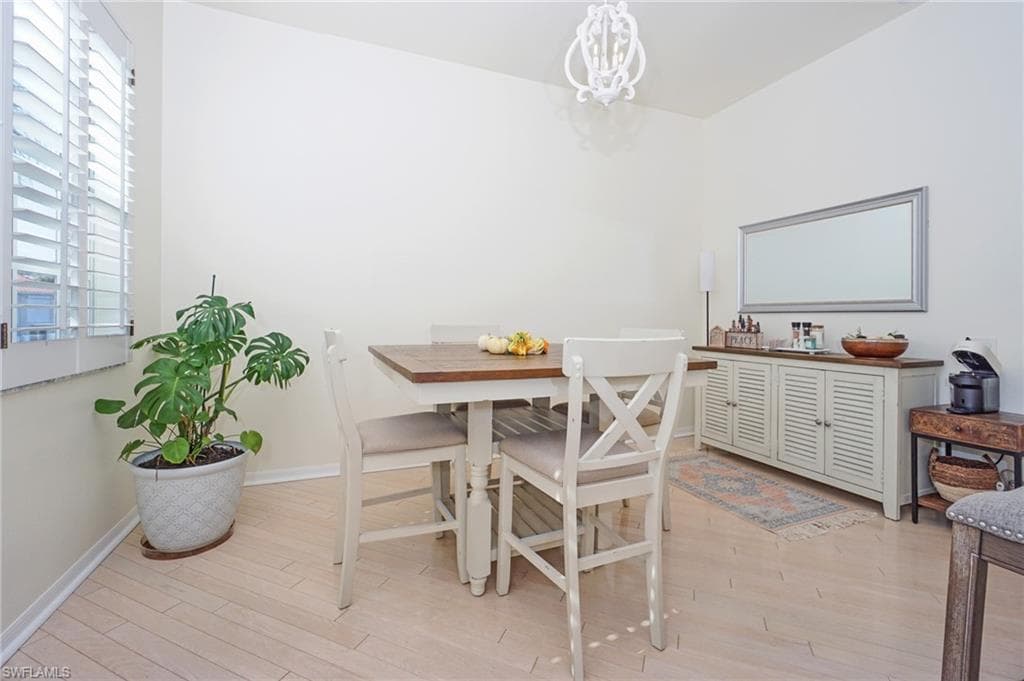 800 L Ambiance Cir 8-202, Naples, FL 34108-19