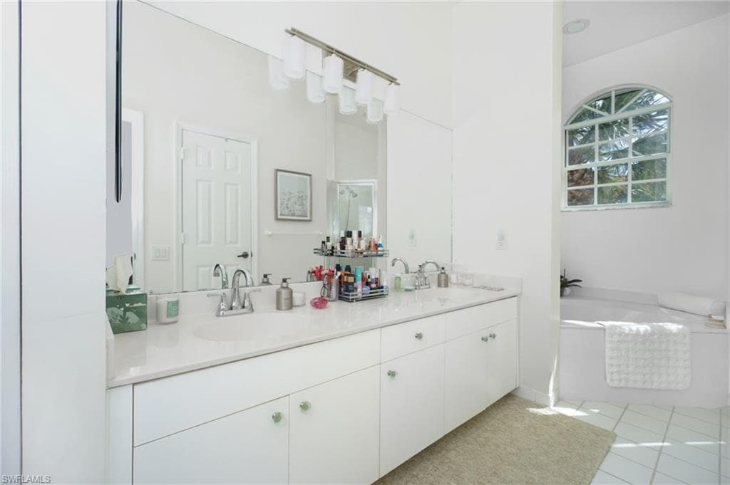 800 L Ambiance Cir 8-202, Naples, FL 34108-23