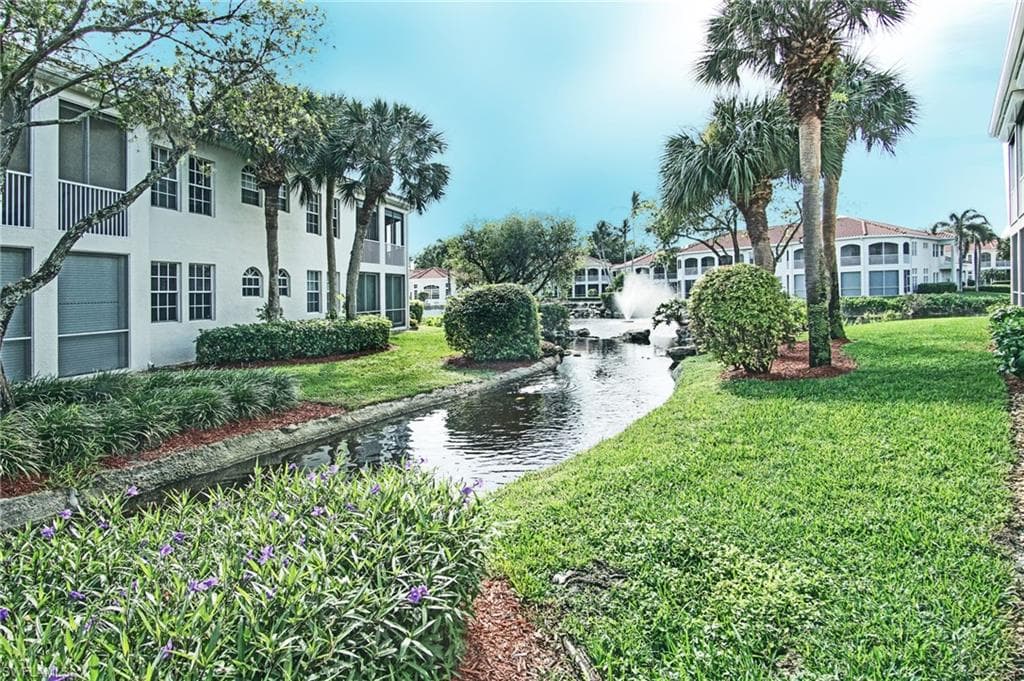 800 L Ambiance Cir 8-202, Naples, FL 34108-28