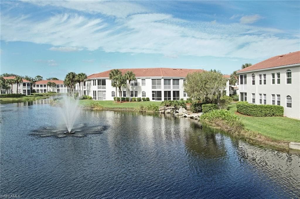 800 L Ambiance Cir 8-202, Naples, FL 34108-29