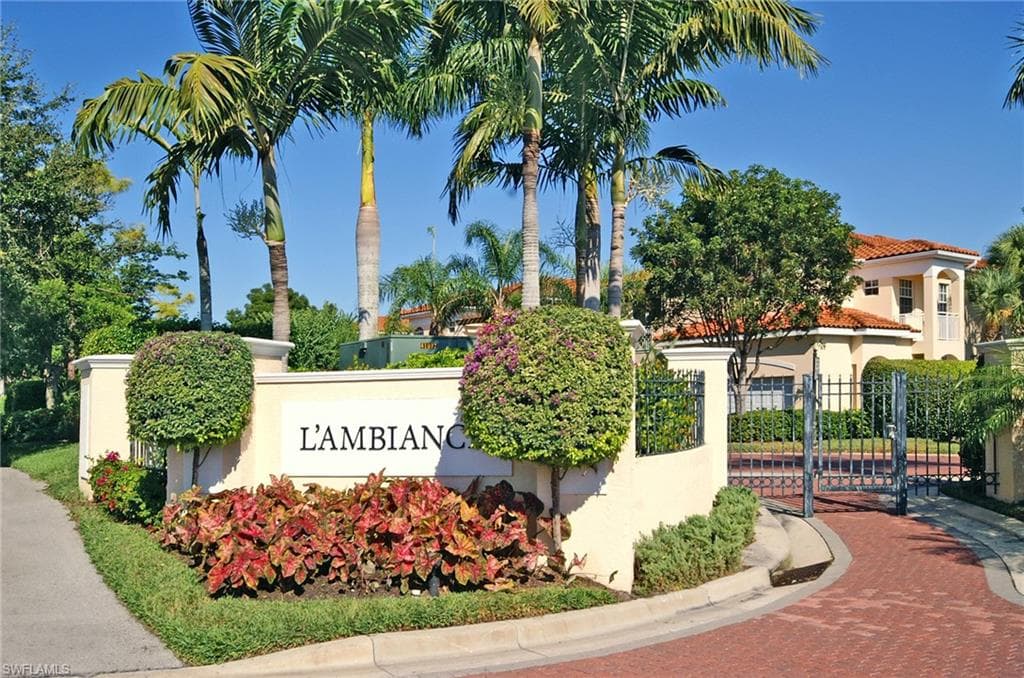800 L Ambiance Cir 8-202, Naples, FL 34108-33