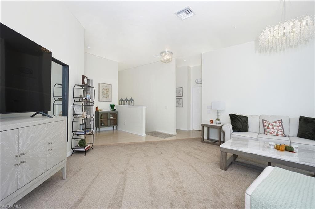 800 L Ambiance Cir 8-202, Naples, FL 34108-8