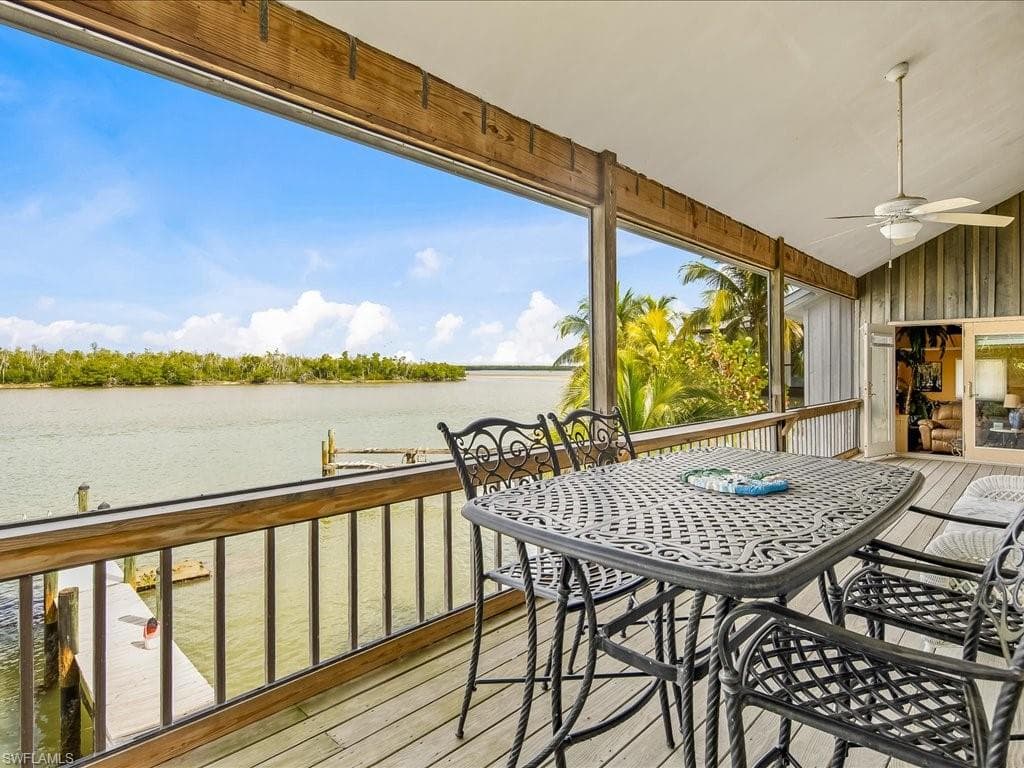 230 Harbor Pl N, Goodland, FL 34140-4