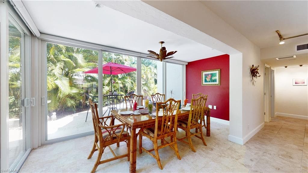 4772 West Blvd E102, Naples, FL 34103-9