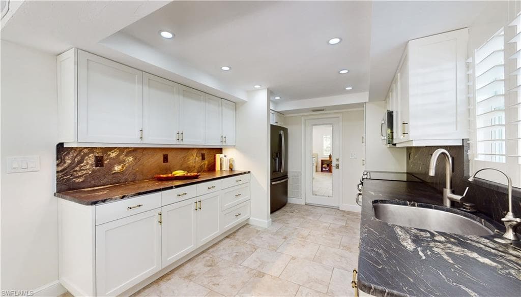 4772 West Blvd E102, Naples, FL 34103-13