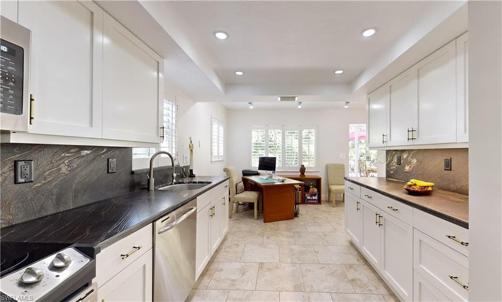 4772 West Blvd E102, Naples, FL 34103-15
