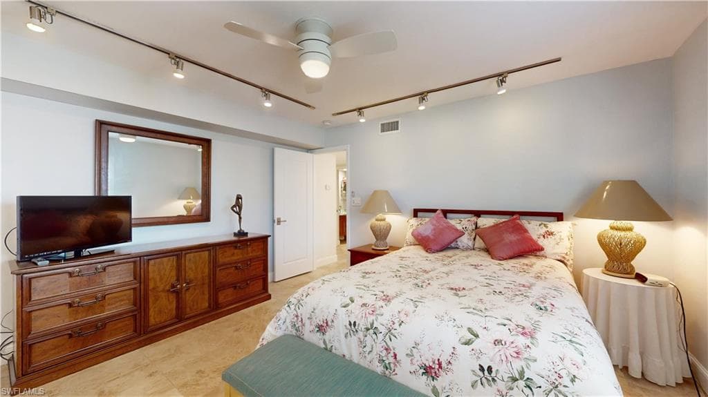 4772 West Blvd E102, Naples, FL 34103-18