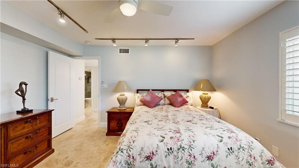 4772 West Blvd E102, Naples, FL 34103-23