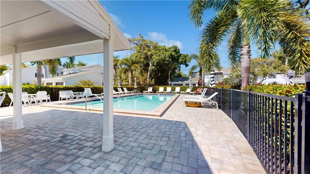 4772 West Blvd E102, Naples, FL 34103-37
