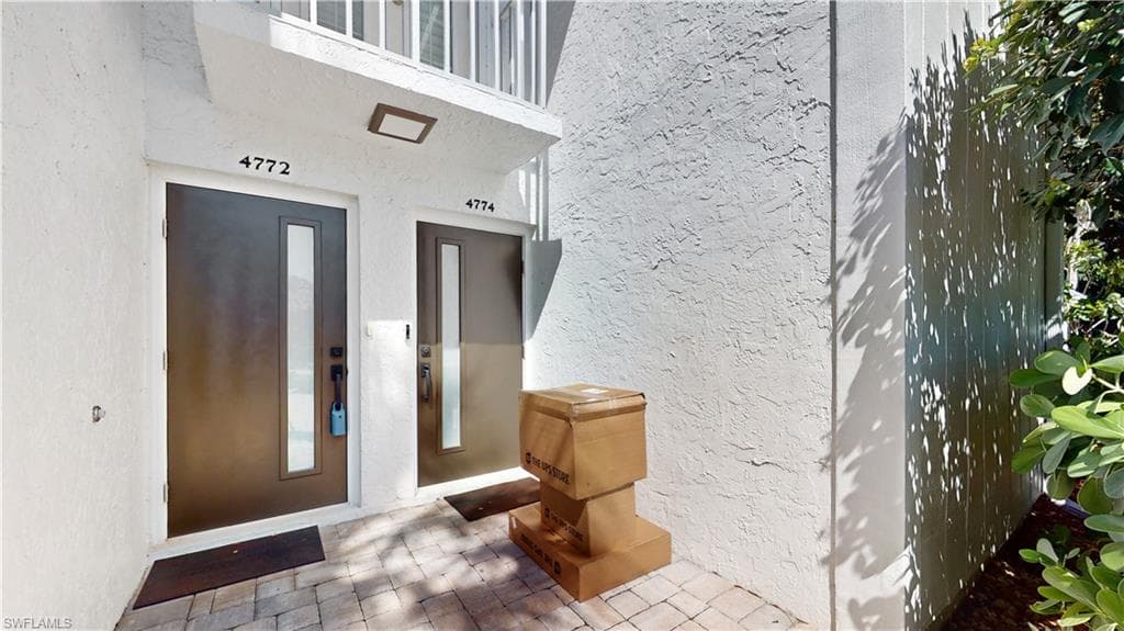 4772 West Blvd E102, Naples, FL 34103-3