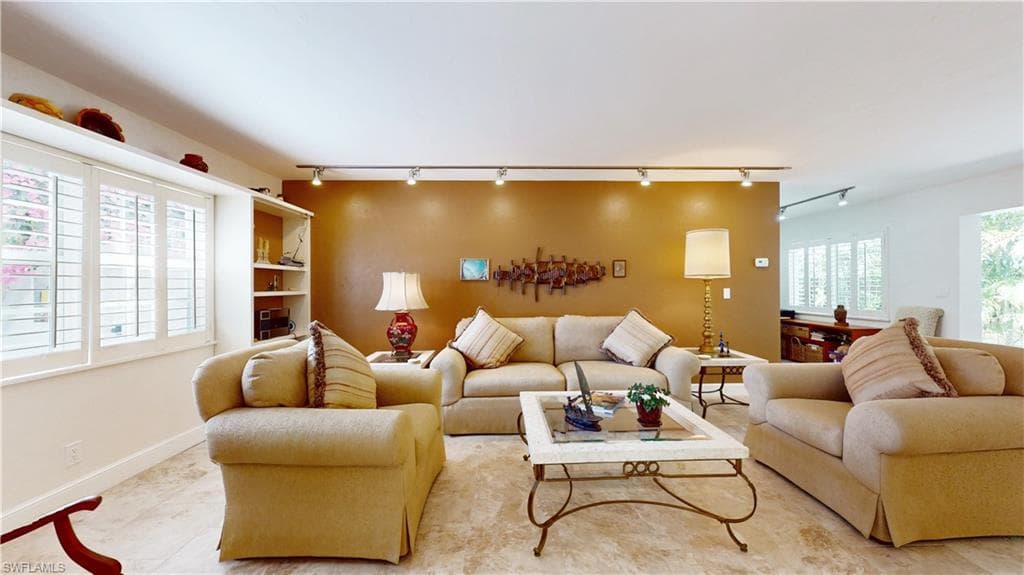 4772 West Blvd E102, Naples, FL 34103-4