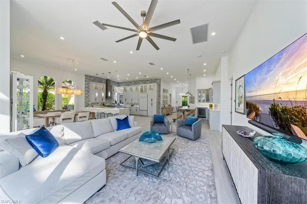 3299 Hyacinth Dr, Naples, FL 34114-9