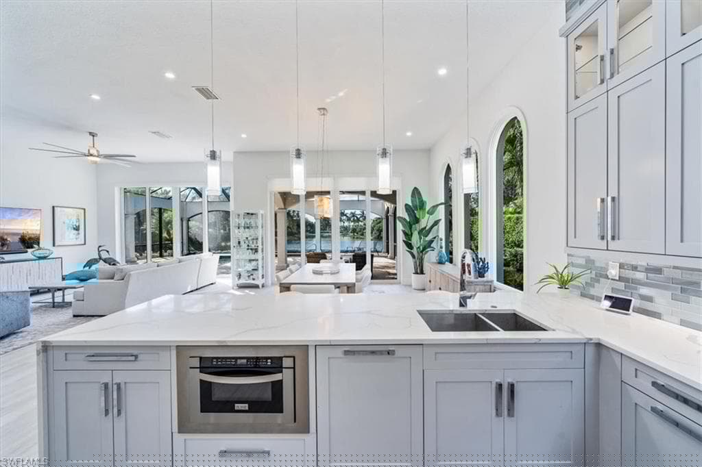 3299 Hyacinth Dr, Naples, FL 34114-15