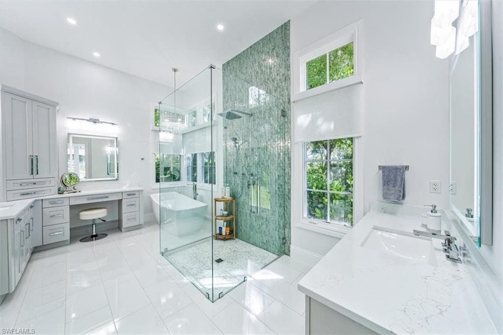 3299 Hyacinth Dr, Naples, FL 34114-30
