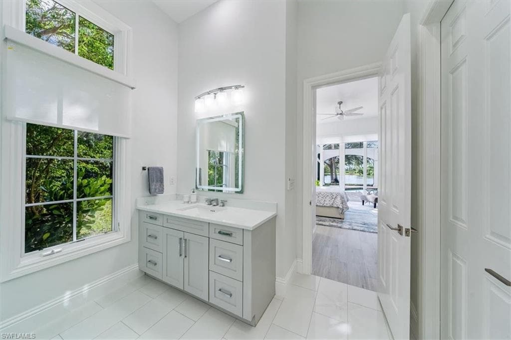 3299 Hyacinth Dr, Naples, FL 34114-32