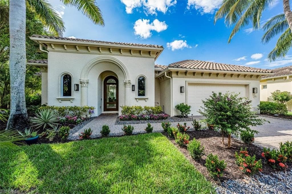 3299 Hyacinth Dr, Naples, FL 34114-3