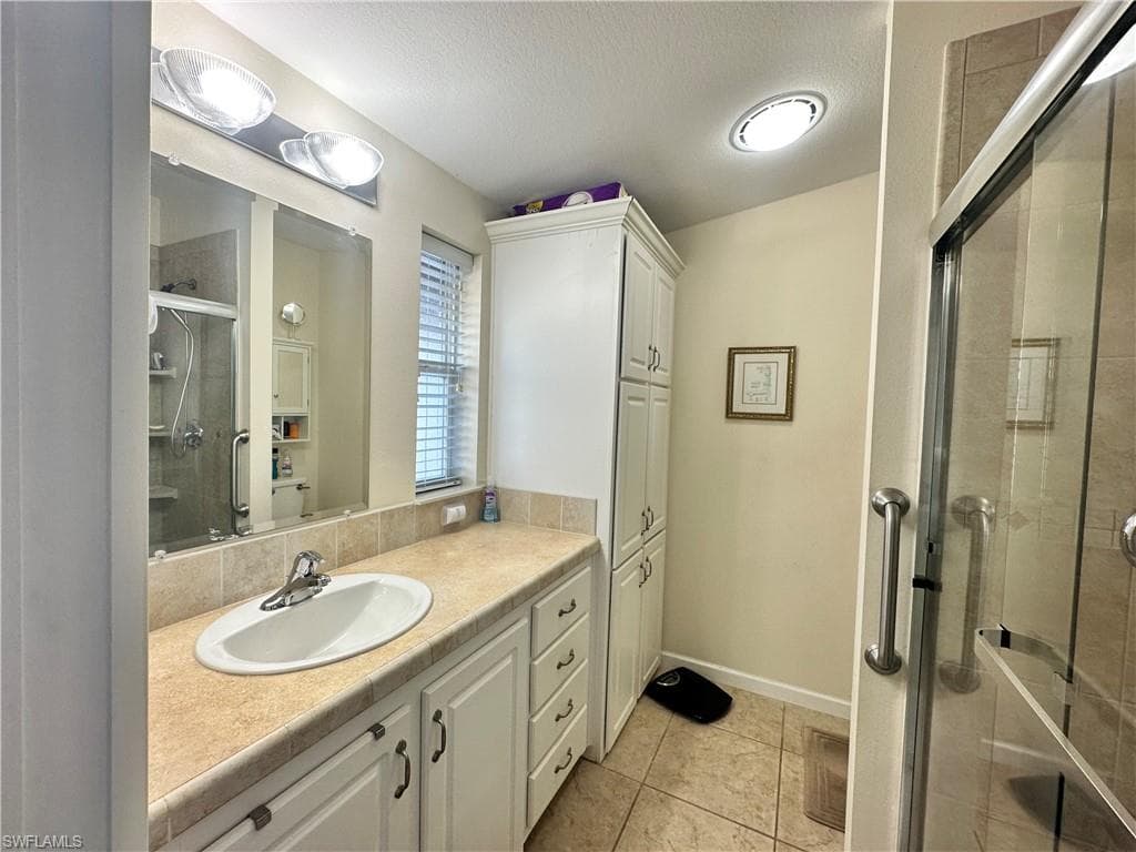 1514 Diamond Lake Circle, Naples, FL 34114-18