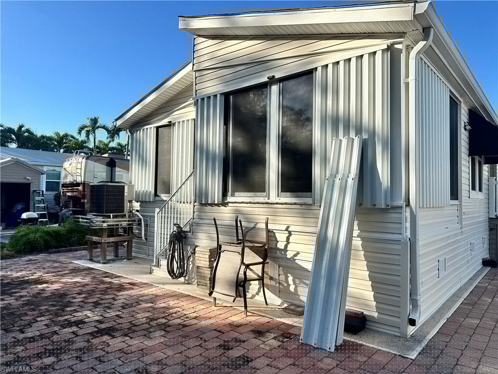 1514 Diamond Lake Circle, Naples, FL 34114-20