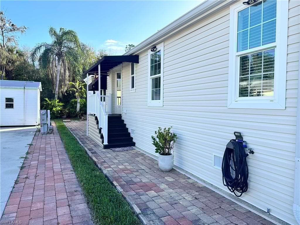 1514 Diamond Lake Circle, Naples, FL 34114-21