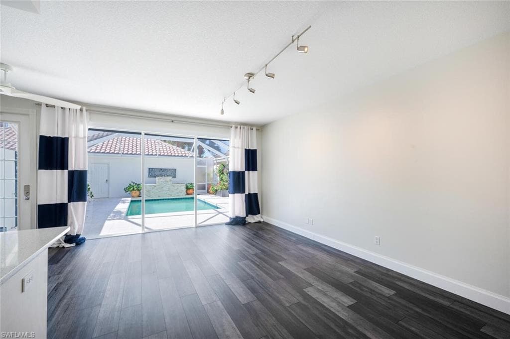 3504 Island Walk Cir, Naples, FL 34119-10