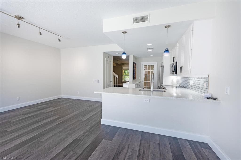 3504 Island Walk Cir, Naples, FL 34119-13