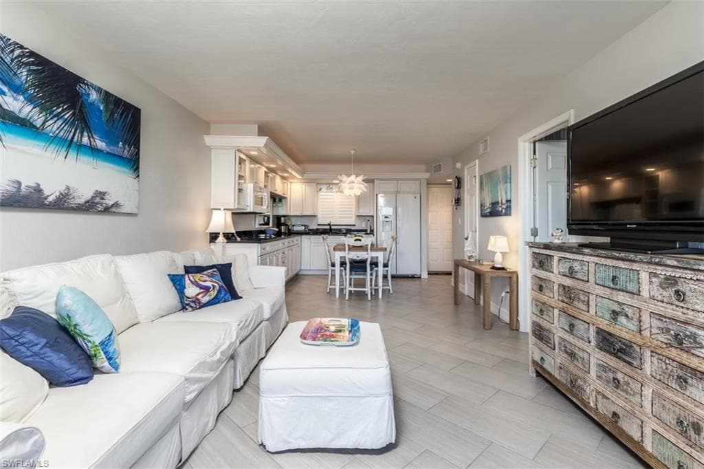 1019 Anglers Cv F-302, Marco Island, FL 34145-4