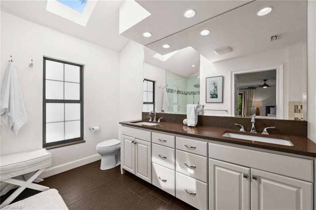 5908 Via Lugano, Naples, FL 34108-20