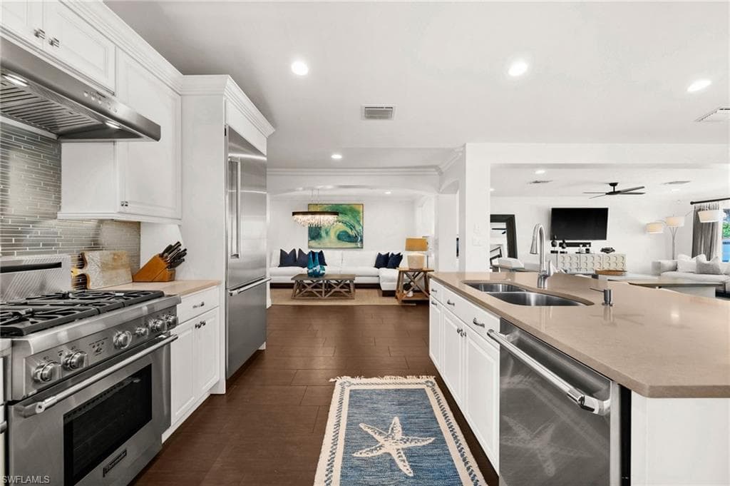 5908 Via Lugano, Naples, FL 34108-27