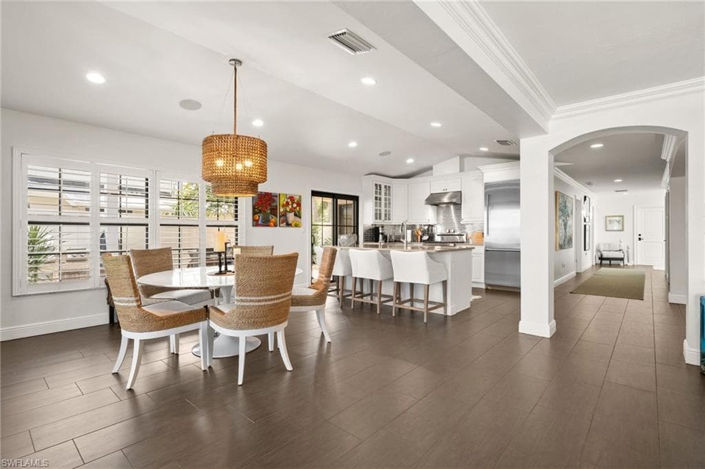 5908 Via Lugano, Naples, FL 34108-30